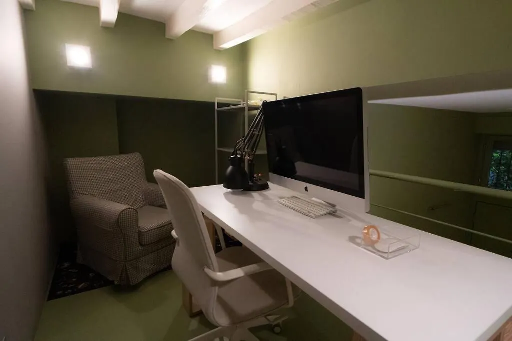 An Elegant Suite In Milan'S Art District Italien